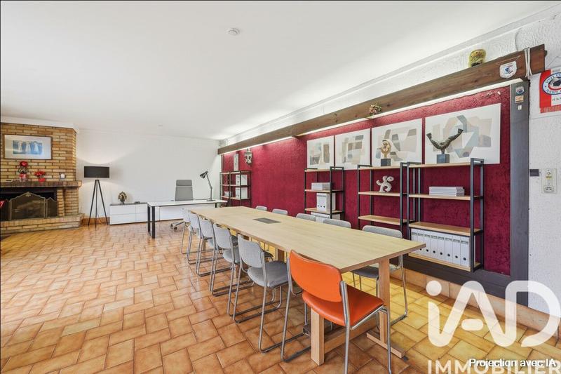 Maison - 230 m² - 9 pièces