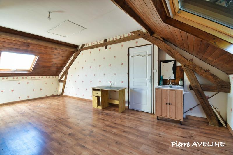 Maison - 242 m² - 7 pièces