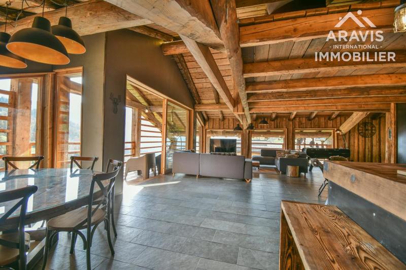 Châlet - 340 m² - 10 pièces