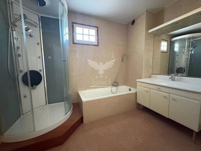 Appartement - 83 m² - 3 pièces