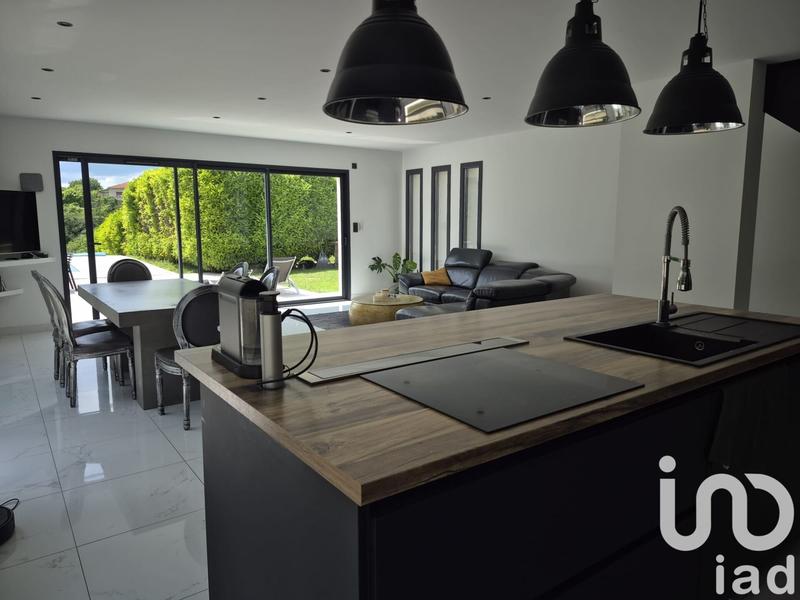 Maison - 123 m² - 5 pièces