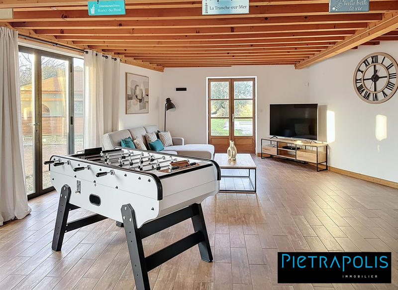 Maison - 277 m² - 9 pièces