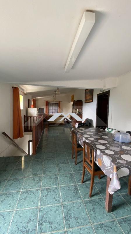 Maison - 181 m² - 5 pièces