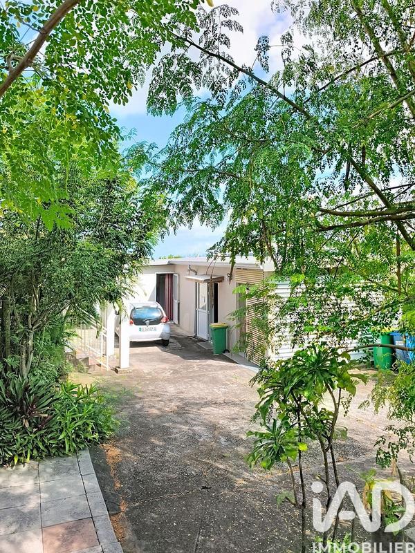 Maison - 221 m² - 16 pièces