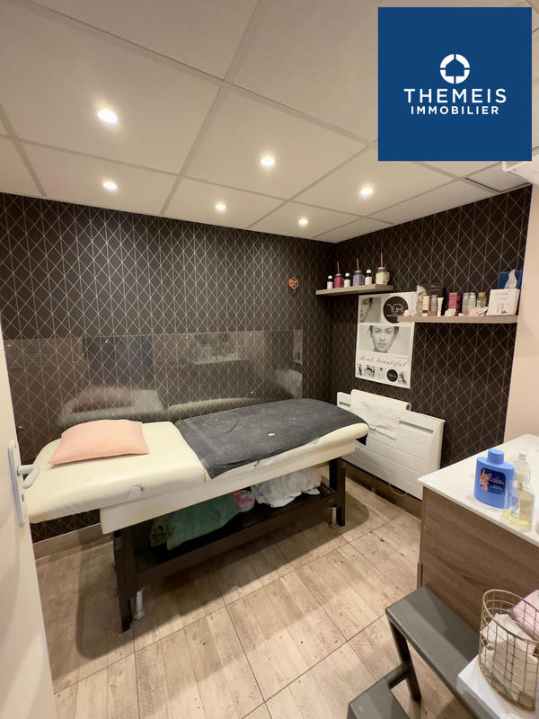 Local commercial - 44 m² - 3 pièces