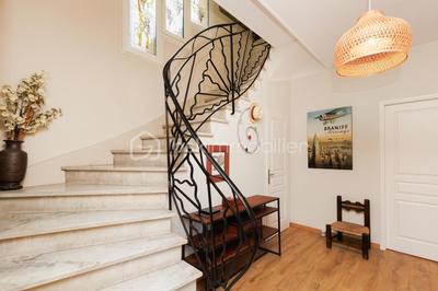 Villa - 166 m² - 6 pièces