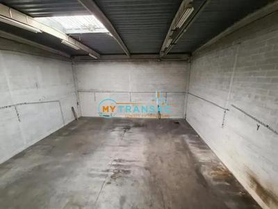 Local d'activités - 582 m²