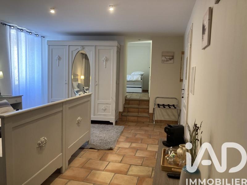 Maison - 896 m² - 27 pièces