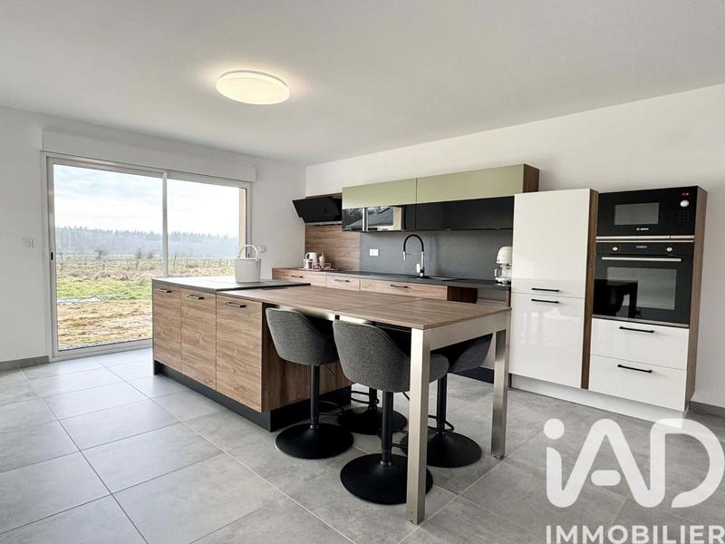 Maison - 99 m² - 4 pièces