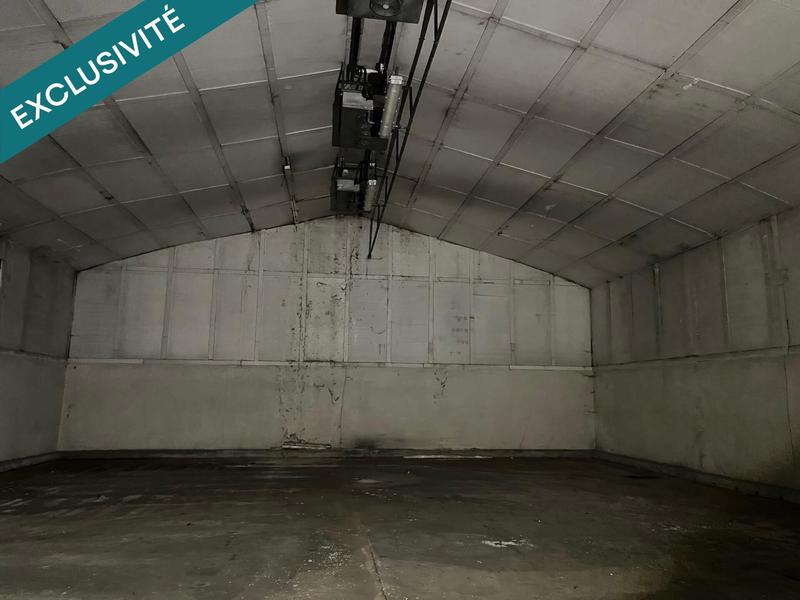 Local commercial - 675 m² - 1 pièce