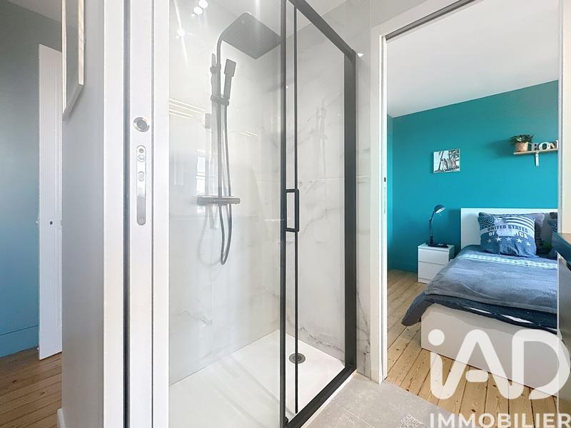 Maison - 247 m² - 9 pièces