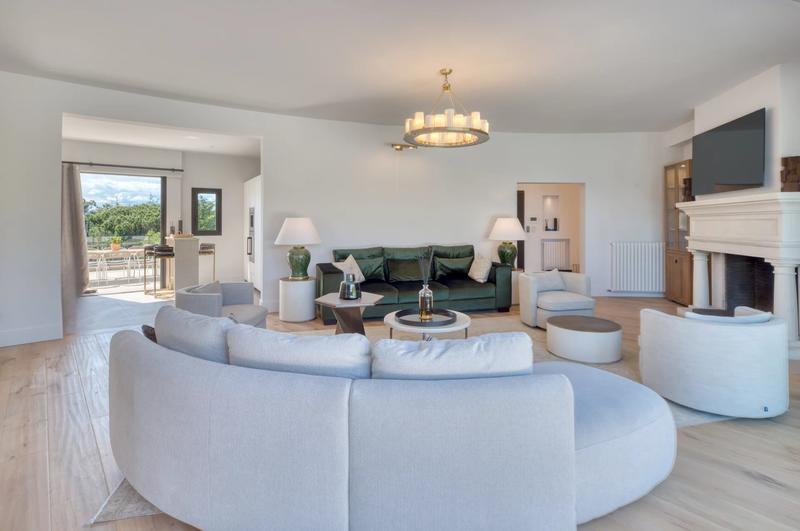 Propriété - 433 m² - 8 pièces