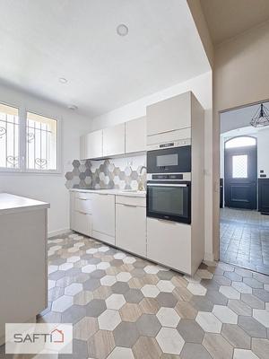 Maison - 197 m² - 9 pièces