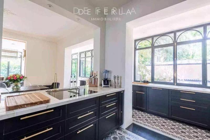 Maison - 276 m² - 8 pièces