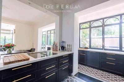 Maison - 276 m² - 8 pièces