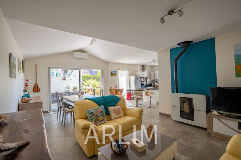 Maison - 182 m² - 8 pièces