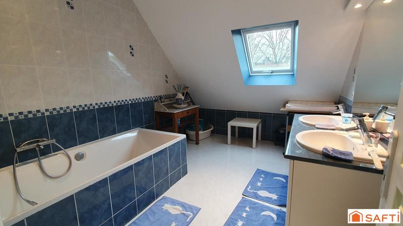 Maison - 180 m² - 5 pièces