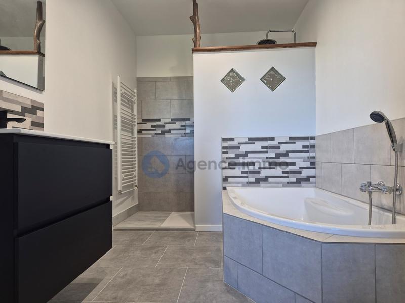 Maison traditionnelle - 140 m² - 4 pièces