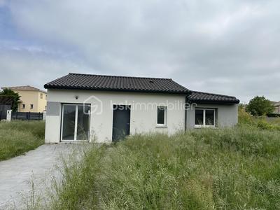 Maison traditionnelle - 87 m² - 4 pièces