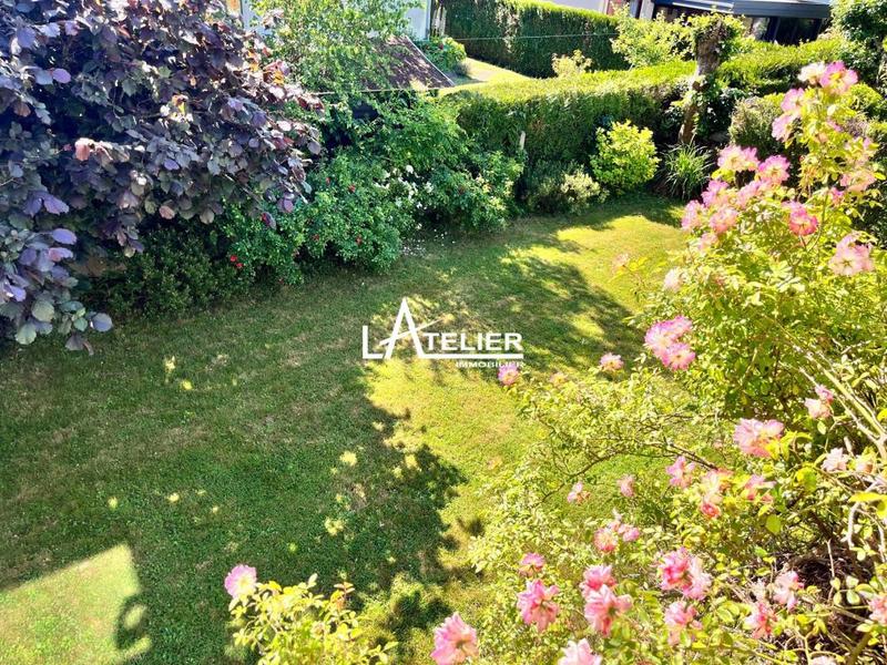 Maison - 225 m² - 9 pièces