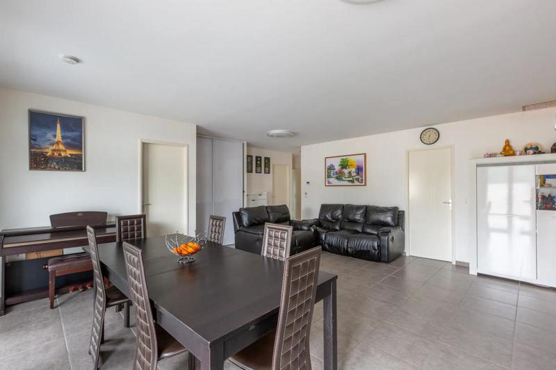 Maison - 99 m² - 5 pièces