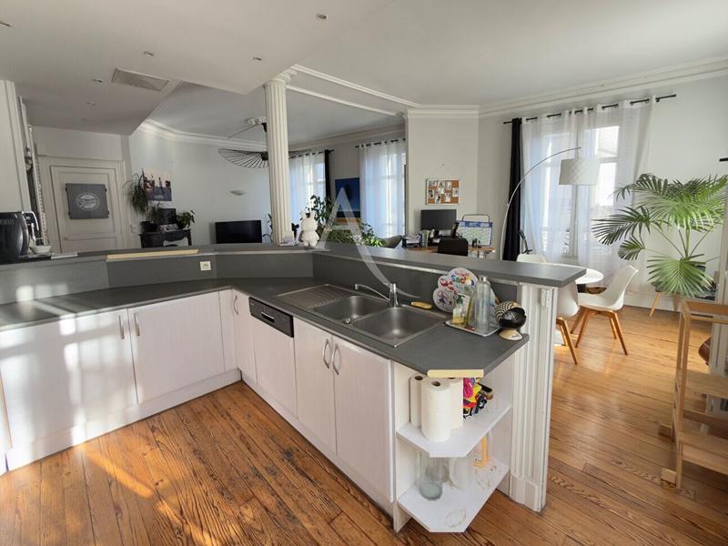 Appartement - 94 m² - 3 pièces