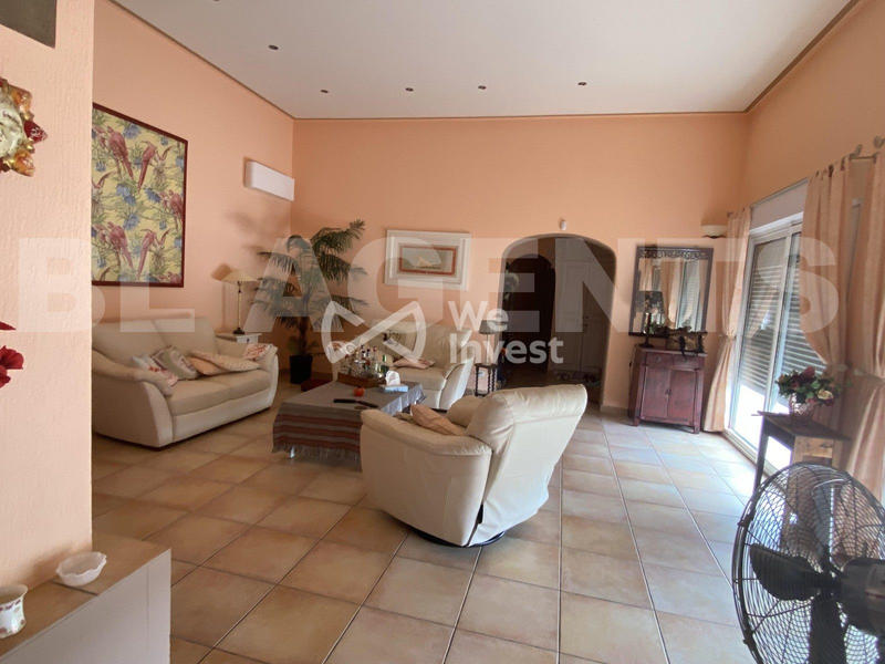 Maison - 200 m² - 6 pièces