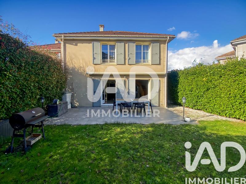 Maison - 99 m² - 5 pièces