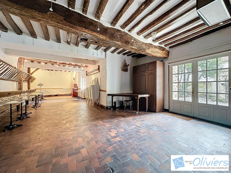 Maison - 285 m² - 8 pièces