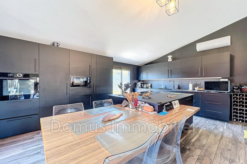 Villa - 146 m² - 4 pièces