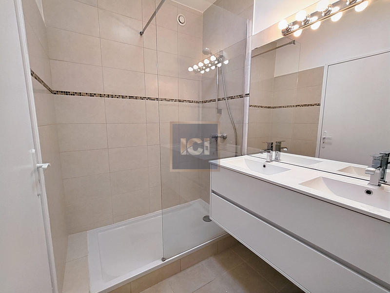 Appartement - 95 m² - 5 pièces