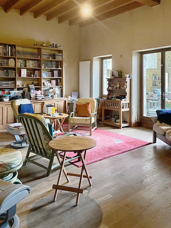 Maison - 215 m² - 7 pièces