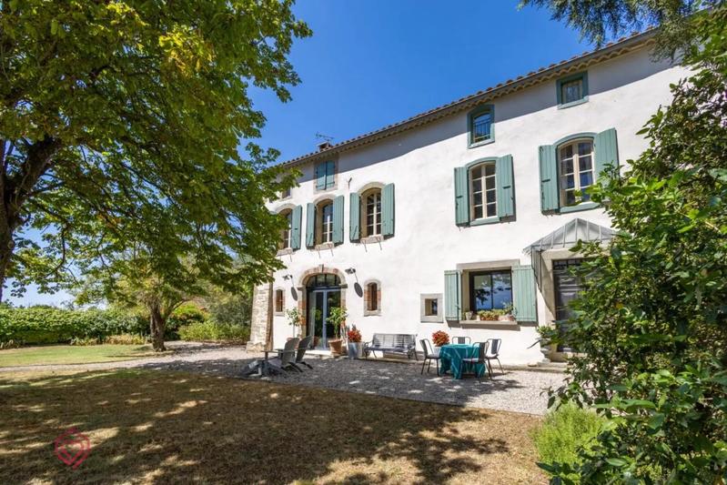 Maison de maîtres - 900 m² - 26 pièces