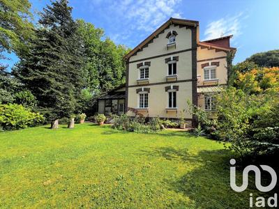 Maison - 315 m² - 12 pièces