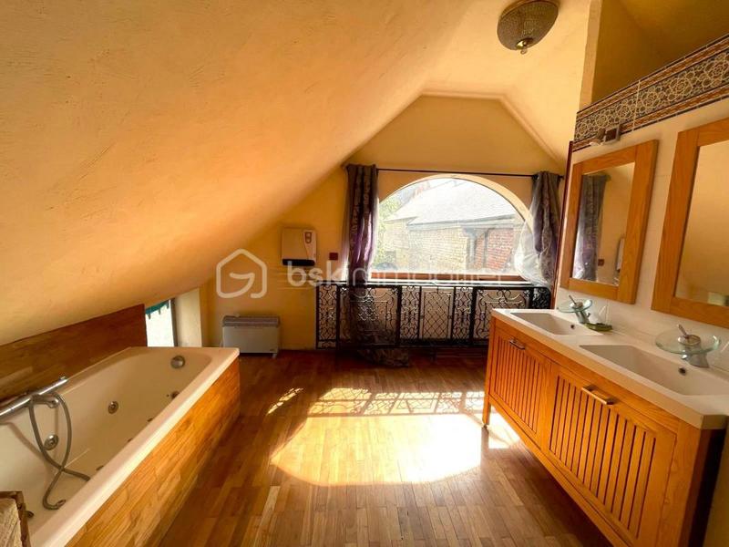 Maison en pierre - 340 m² - 13 pièces