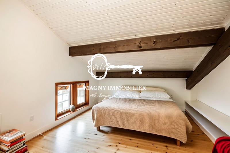 Maison - 220 m² - 7 pièces