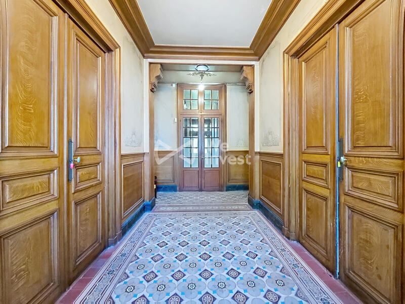 Maison - 427 m² - 14 pièces