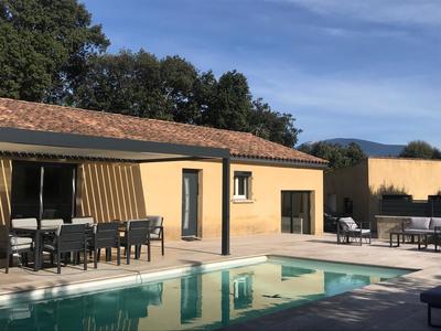 Villa - 180 m² - 5 pièces