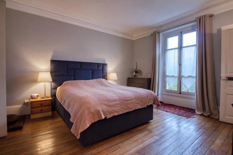 Maison - 220 m² - 11 pièces