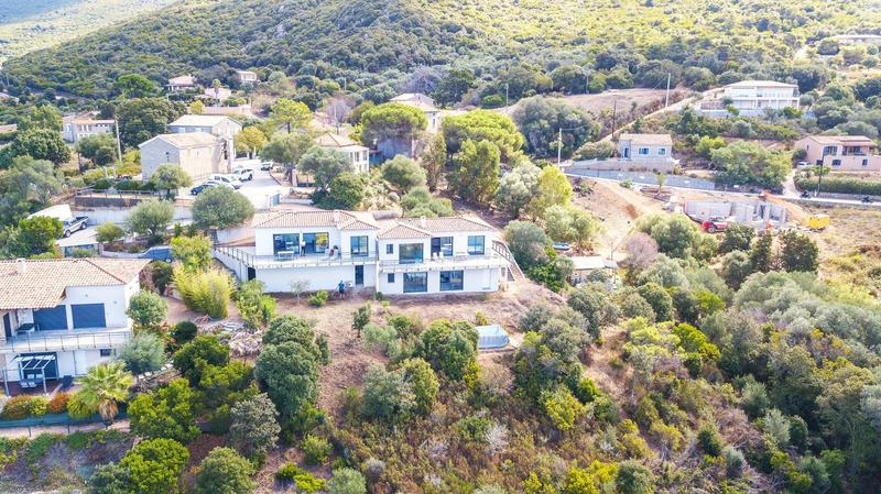 Villa - 147 m² - 6 pièces