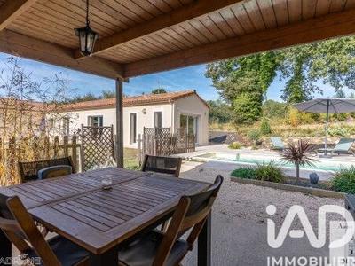 Maison - 169 m² - 8 pièces