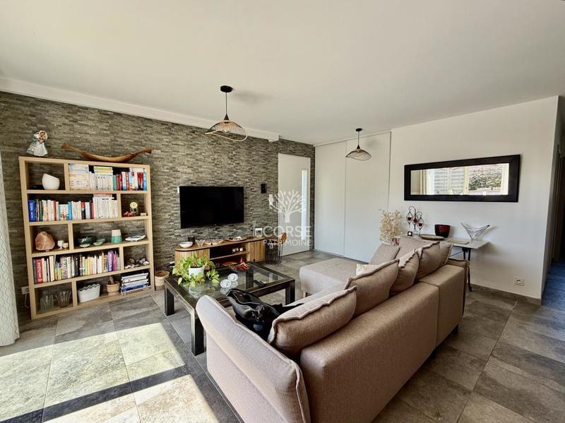 Maison - 80 m² - 6 pièces