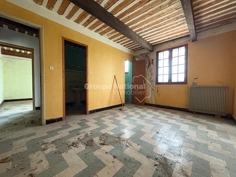 Maison - 930 m² - 30 pièces