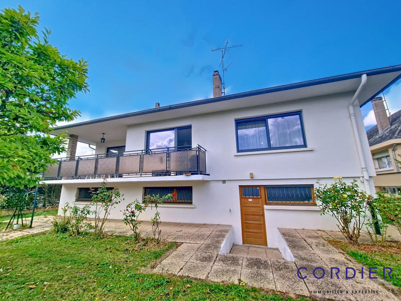 Maison - 172 m² - 8 pièces