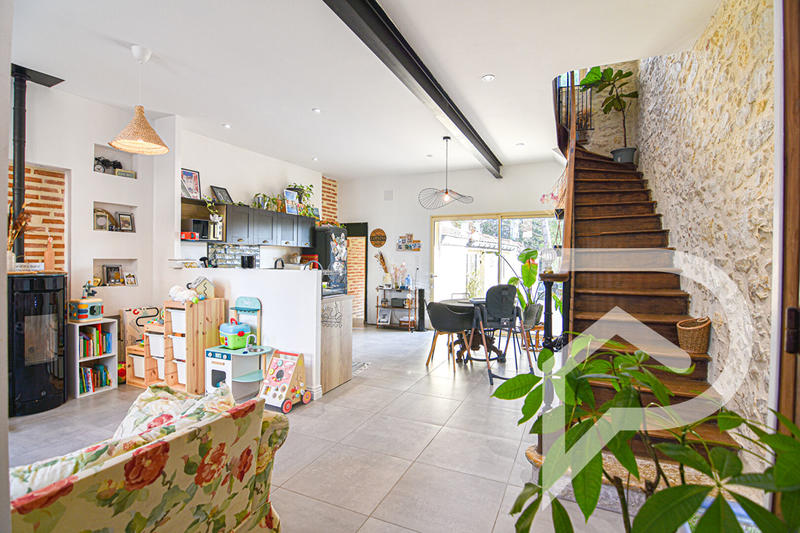 Maison - 95 m² - 4 pièces