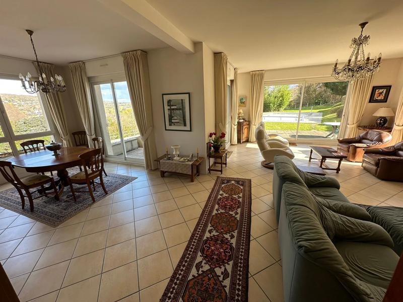 Maison - 190 m² - 6 pièces