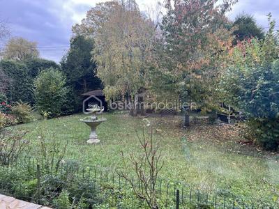 Maison - 232 m² - 8 pièces