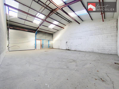Local d'activité / Entrepôt - 106 m²