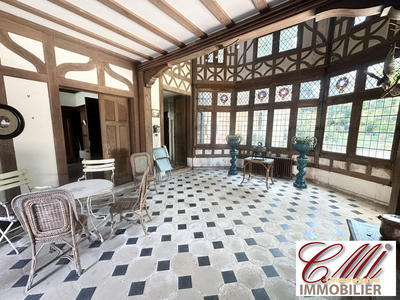 Maison - 405 m² - 12 pièces