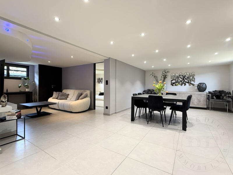 Maison traditionnelle - 179 m² - 6 pièces